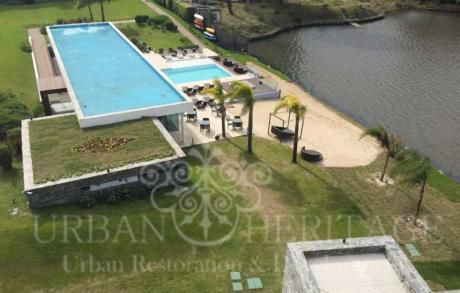 Lakefront High End Exclusive 4 Bedroom Apartment