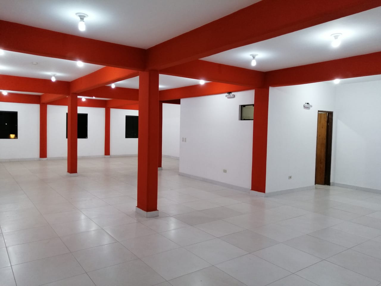 ALQUILO DEPÓSITO CON SHOW ROOM EN LUQUE‼️ C-1008 — foto 3