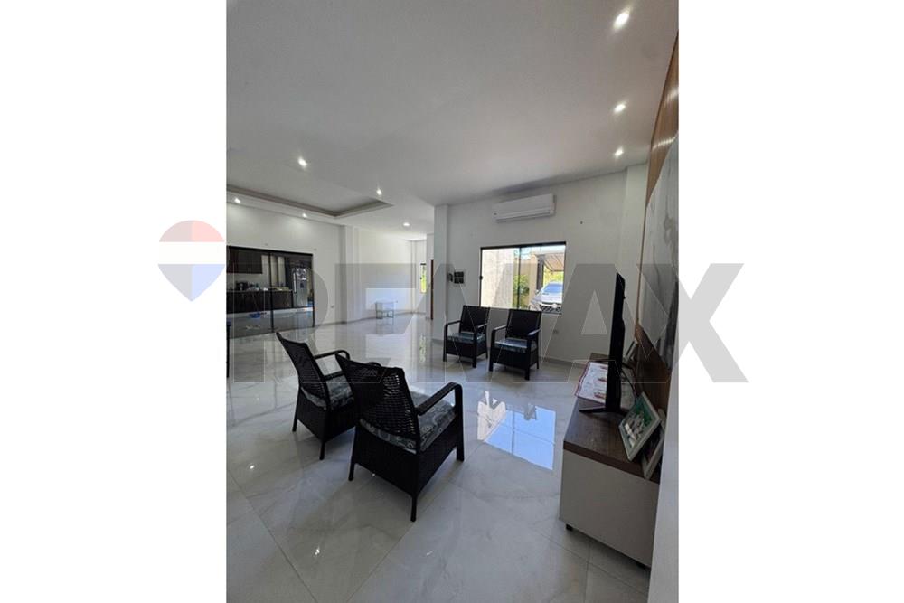Casa - Alquiler - Encarnación, Paraguay — foto 2