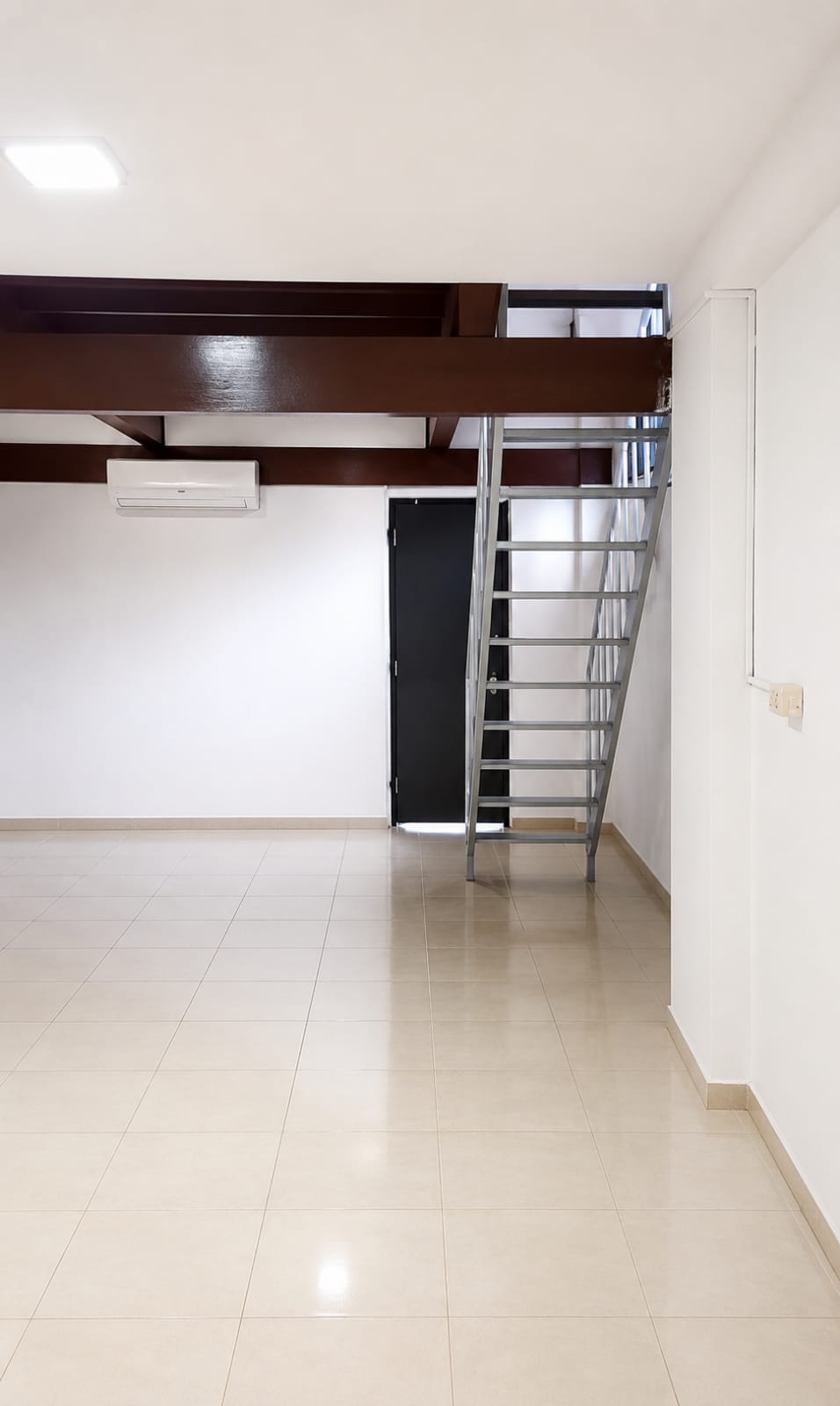 En Alquiler salón comercial en el Barrio Seminario de Asunción — foto 2