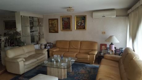 Apartamento De Estilo Sobre Br. España, Son 184 M2!!