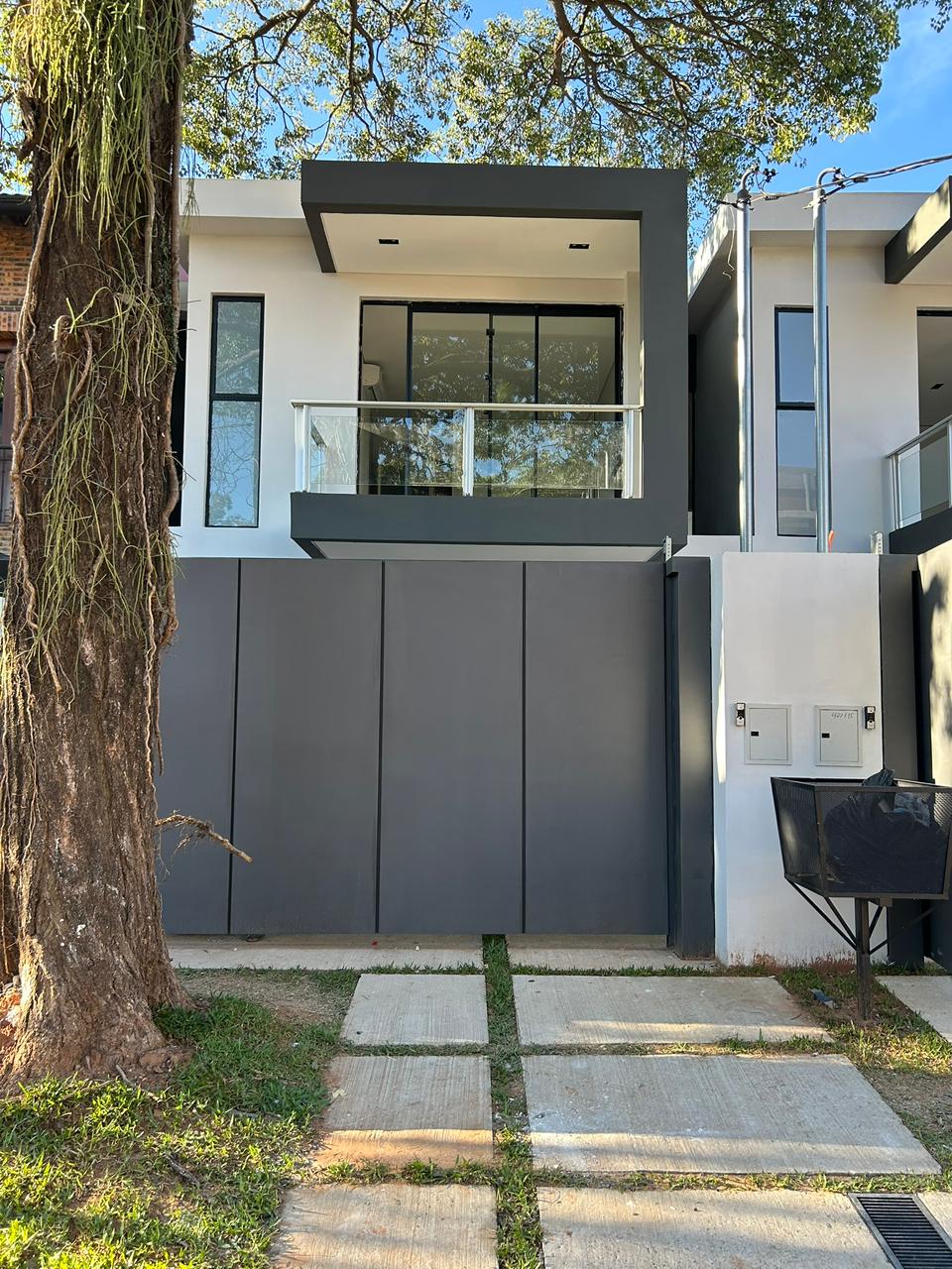 ALQUILO HERMOSO DÚPLEX A ESTRENAR EN BARRIO MADAME LYNCH — foto 2