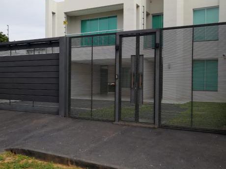 Vendo O Alquilo Fina Residencia En Fdo. De La Mora Z. Norte!!!!
