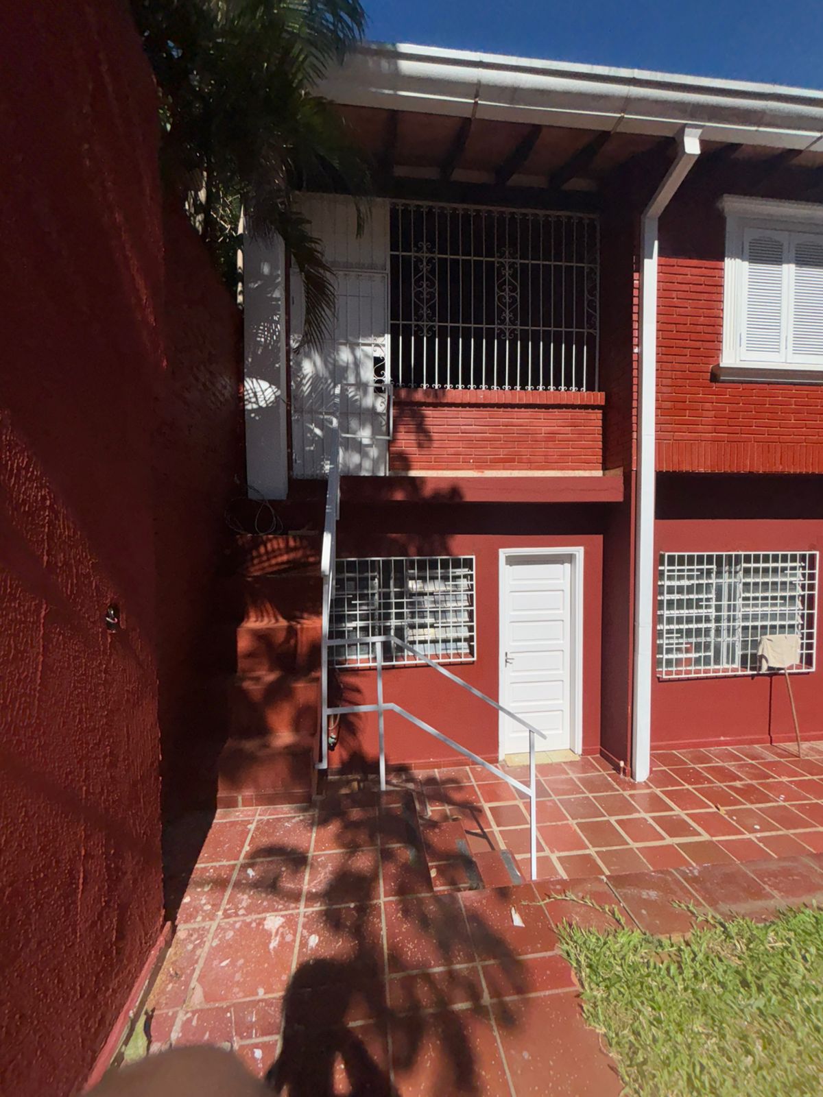 ALQUILO AMPLIA CASA PARA VIVIR U OFICINA S/ AVDA. BRASILIA – VIRGEN DEL HUERTO — foto 2