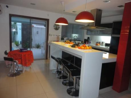 Hermosa Casa En Venta O Alquiler