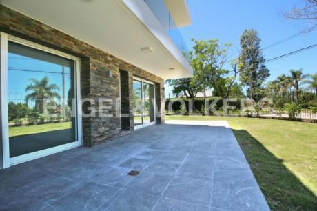Apartamento De 2 Dormitorios Con Jardin A Estrenar En Punta Gorda