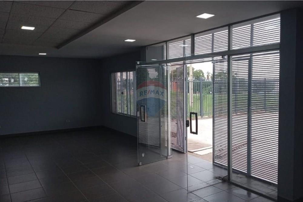 ALQUILO LOCAL COMERCIAL EN YPANE — foto 2