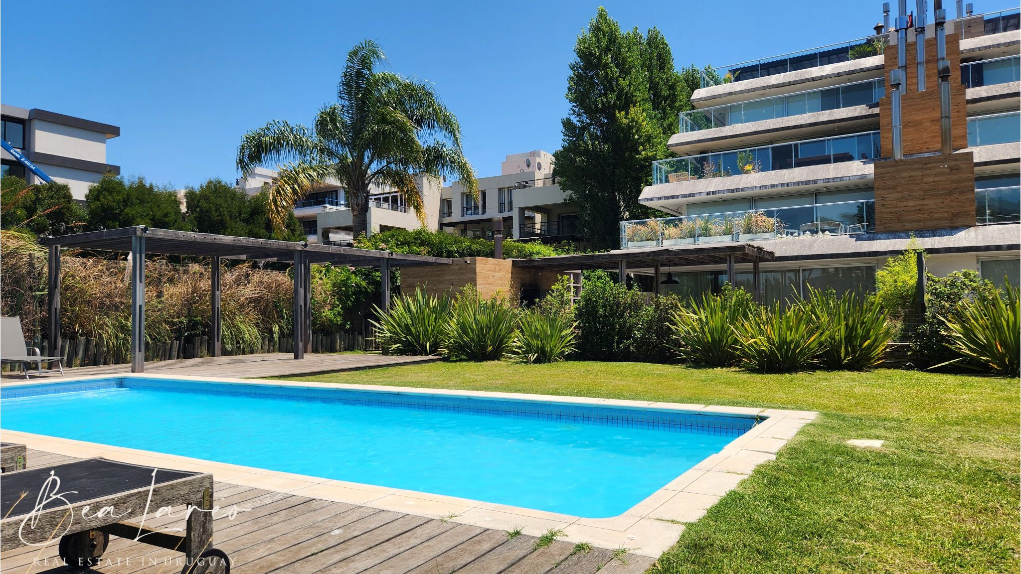 Moderno Apartamento en Alquiler sobre el lago