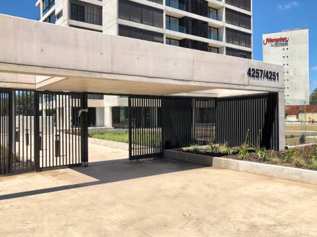 Alquiler En Lago Mayor, Un Dormitorio A Estrenar Con Garaje