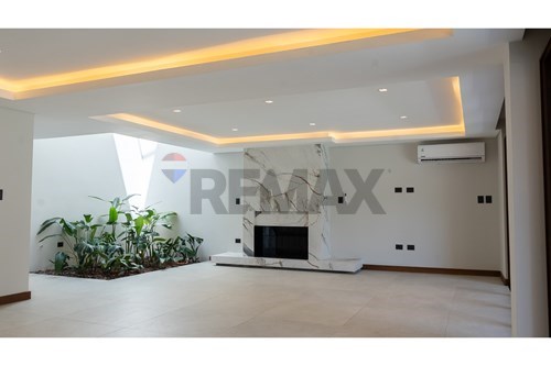 Casa en alquiler en Mburucuyá, Asunción — foto 2