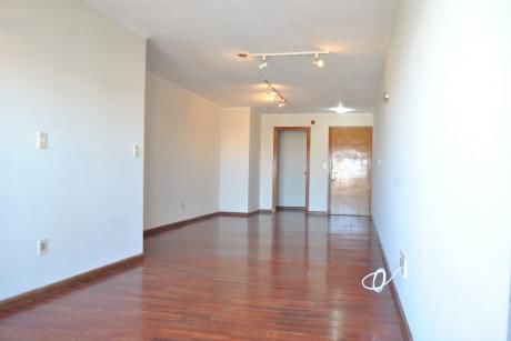 Excelente Apartamento - Dos Dormitorios Con Garage!