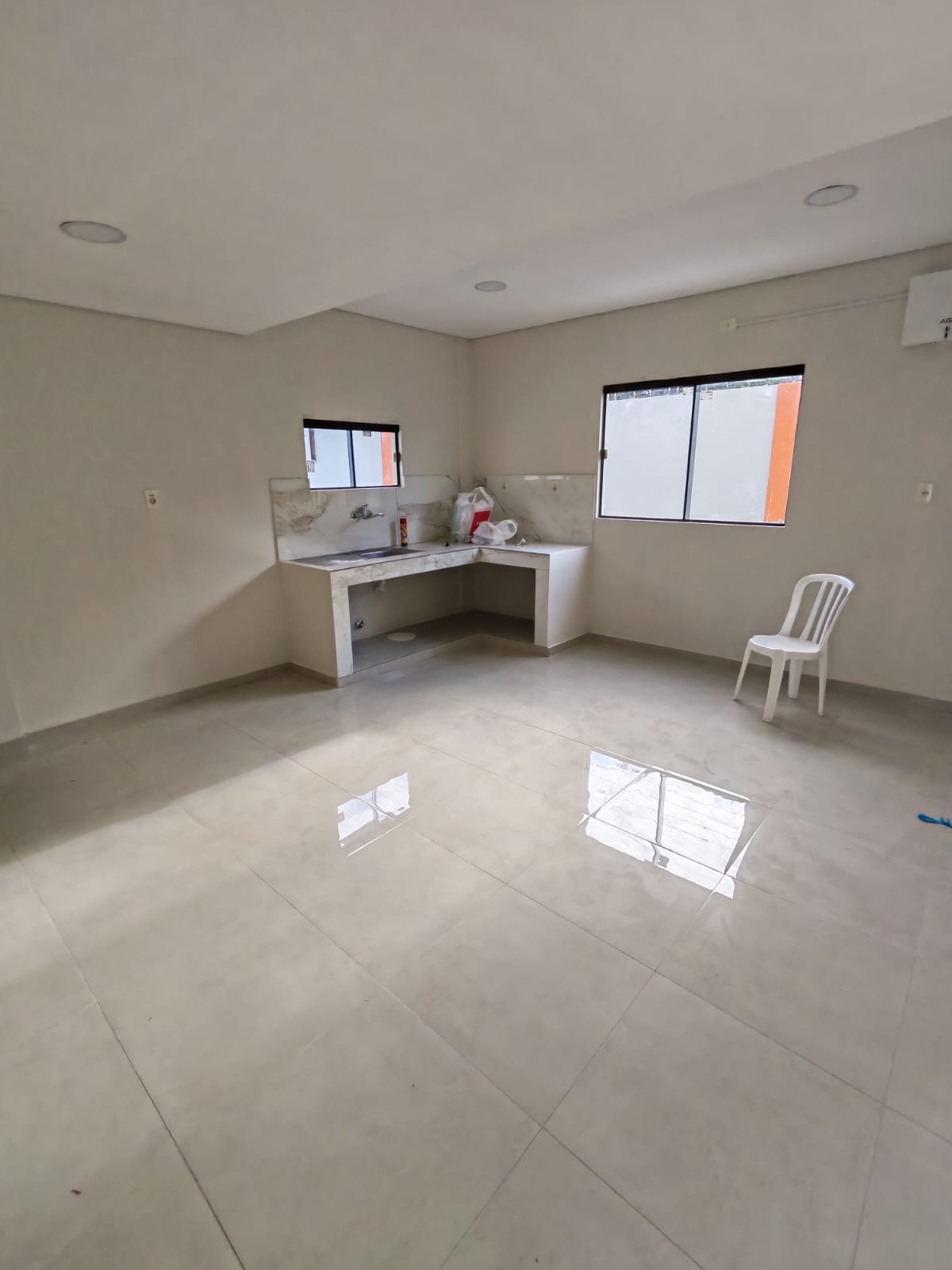 Hermosa Casa de 2 Plantas con Piscina en ÑEMBY en alquiler — foto 2