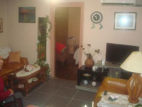 En Exelente Ubicación, Ideal 2 Familias!