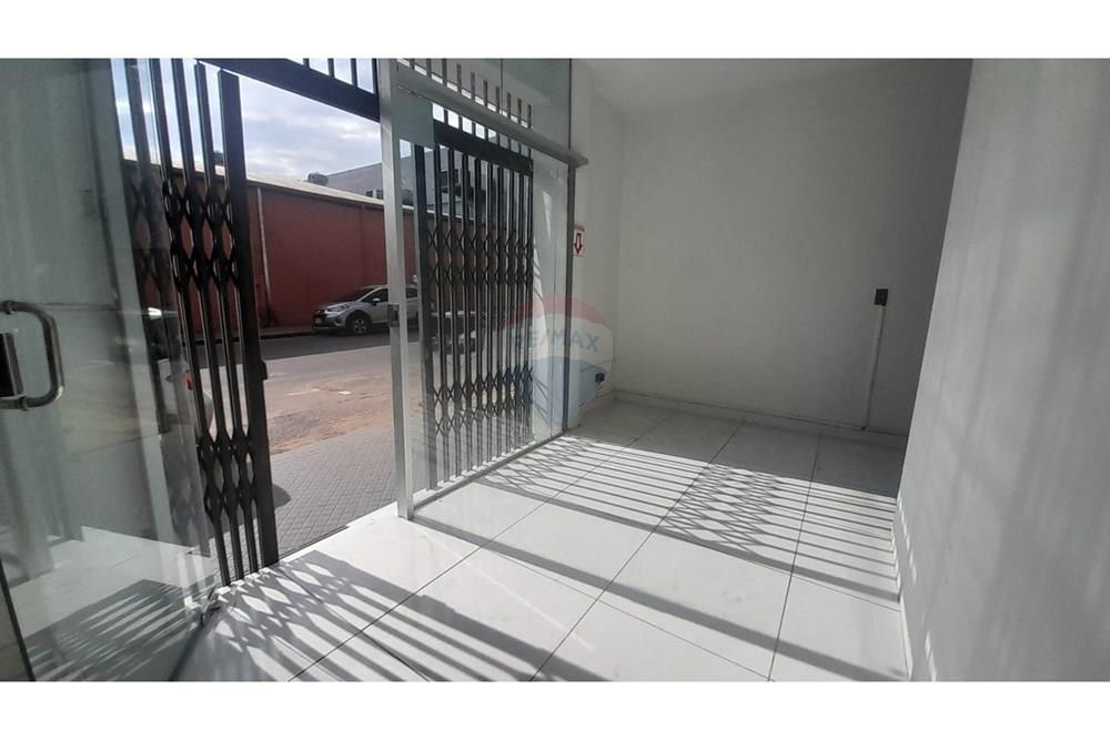 LOCAL COMERCIAL EN VILLA MORRA — foto 3