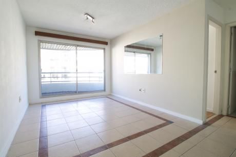 Precioso Apartamento De Un Dormitorio Próximo Al Mar.
