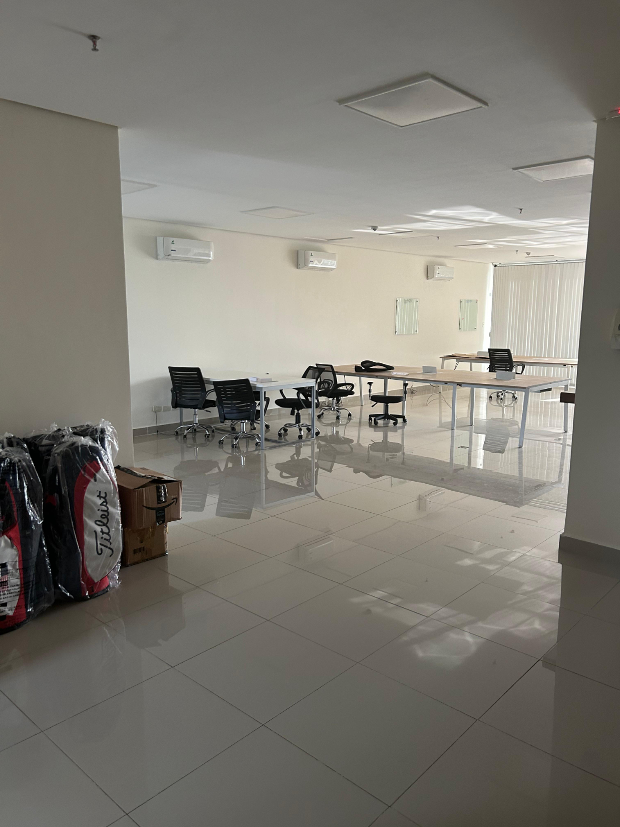 ALQUILO OFICINA EN EDIFICIO CORPORATIVO BARRIO YCUA SATI. — foto 2