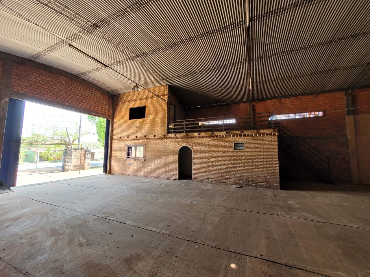 DEPOSITO DE 750 M2 EN ITA KM 20 — foto 3