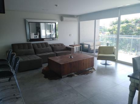 Fino Departamento Amoblado Tipo Duplex En Mburucuya