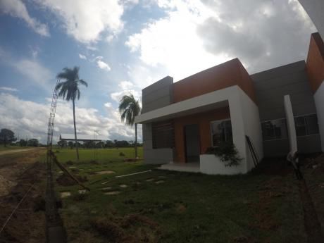Vendo Casa 3 Dorm. Urb. El Ensueño