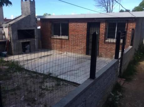 A.gallinal Y Pitagoras Casa Fondo Con 60mts Jardin Y 48 Internos 2dorm