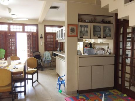 Vende Casa En 4 Niveles Zona Barrio Obrero