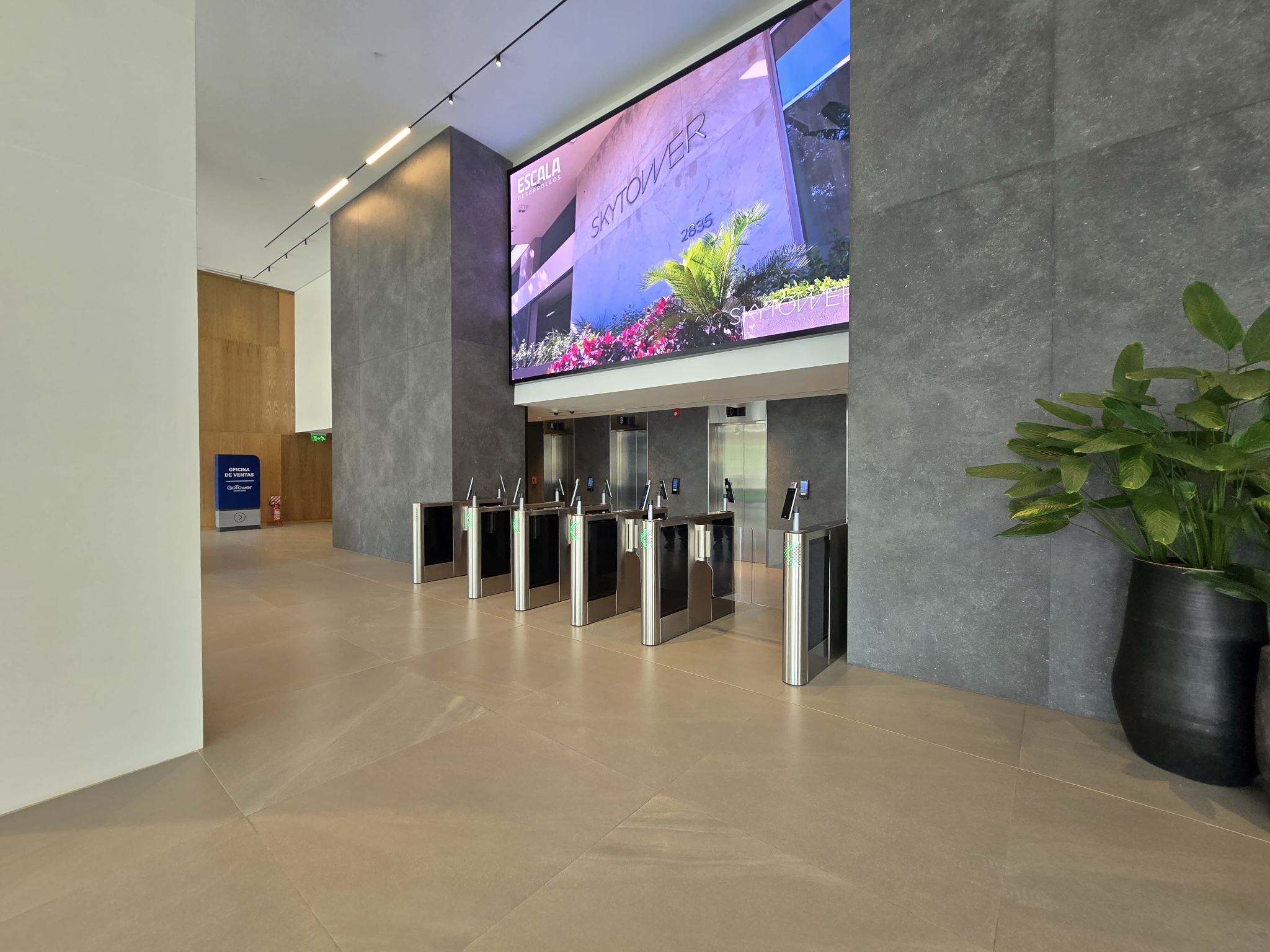 EN VENTA OFICINA CORPORATIVA CON VISTA AL RÍO EN GO TOWER - foto 4