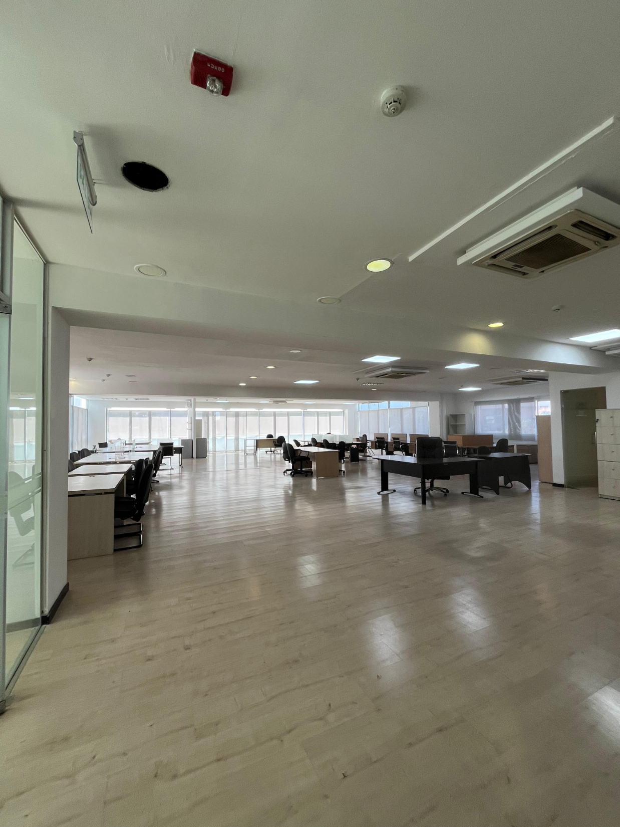 ZONA SHOPPING LA GALERÍA EN ALQUILER OFICINA DE 330 M2 CON 5 COCHERAS — foto 2