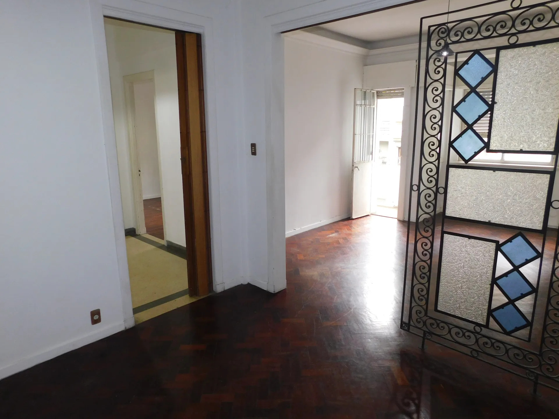 3710 | AMPLIO Y MUY LUMINOSO APTO DE 2 DORMS AL FRENTE CON BALCÓN – CENTRO · Foto 1