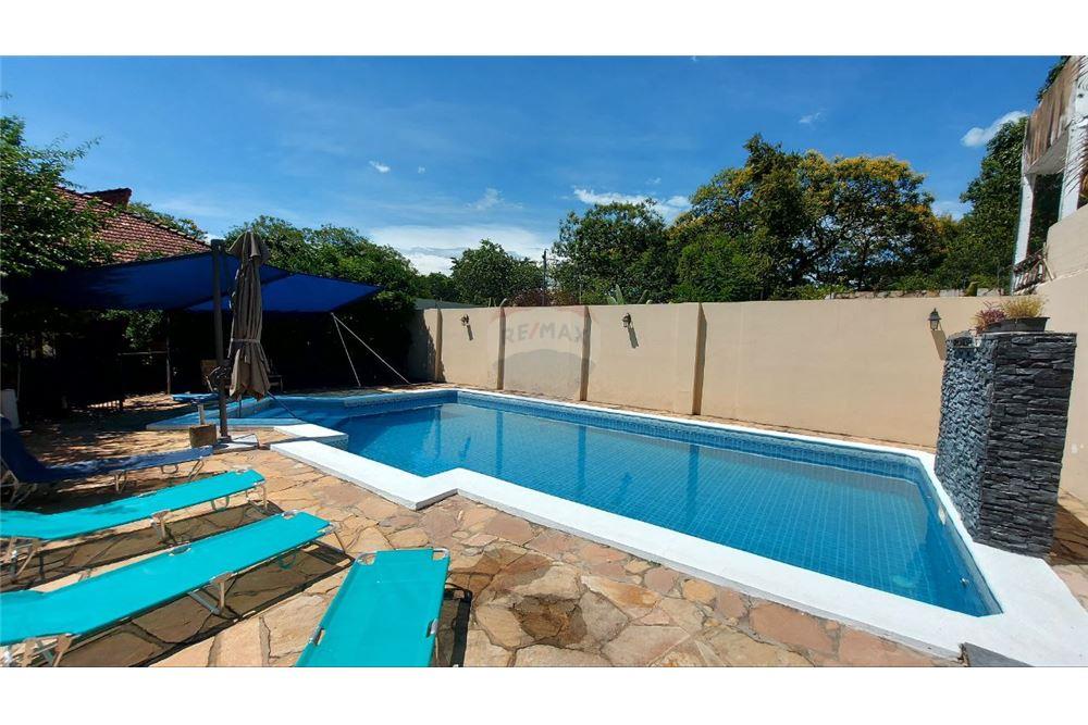 Hermosa Residencia en la ciudad de San Bernardino — foto 2
