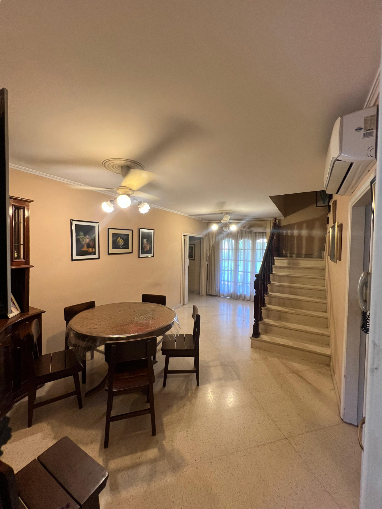 VENDO HERMOSA RESIDENCIA EN EL BARRIO MARISCAL ESTIGARRIBIA DE ASUNCION — foto 2