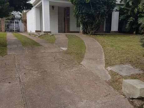 Venta Hermosa Casa Con Gran Potencial De Ampliar