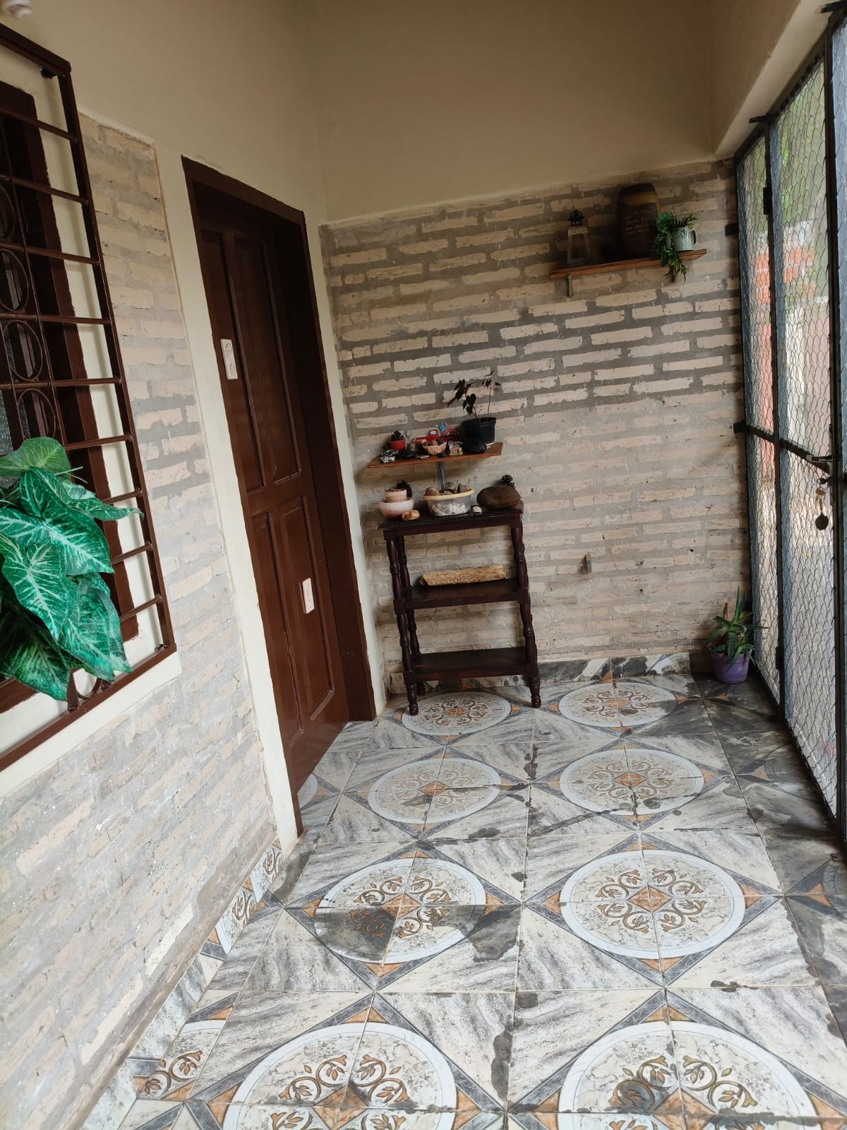 Casa Familiar En Mariano Roque Alonso – Excelente Ubicación — foto 3