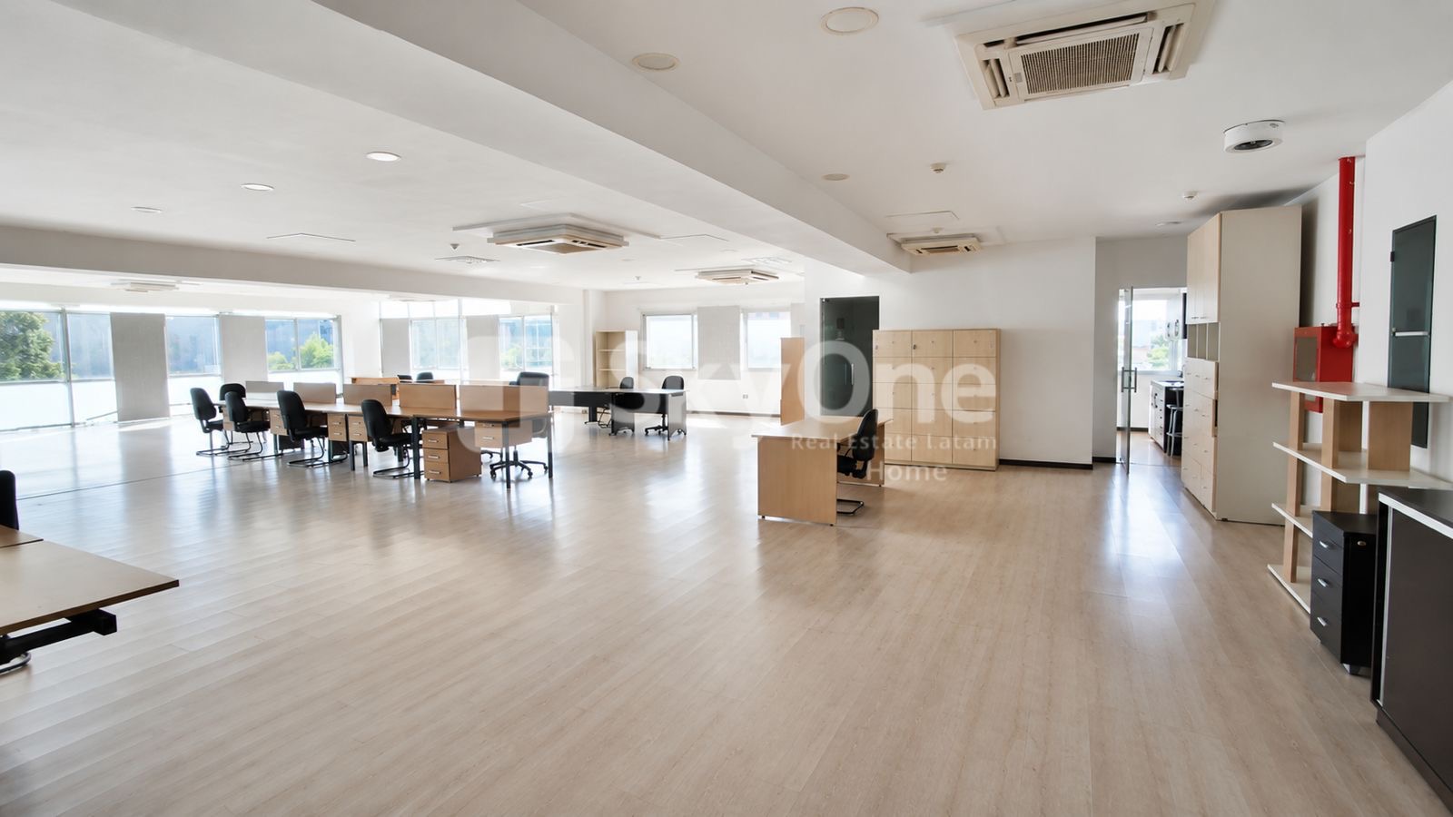 ALQUILO OFICINA CORPORATIVA EN EL EJE CORPORATIVO DE 330m2 — foto 2
