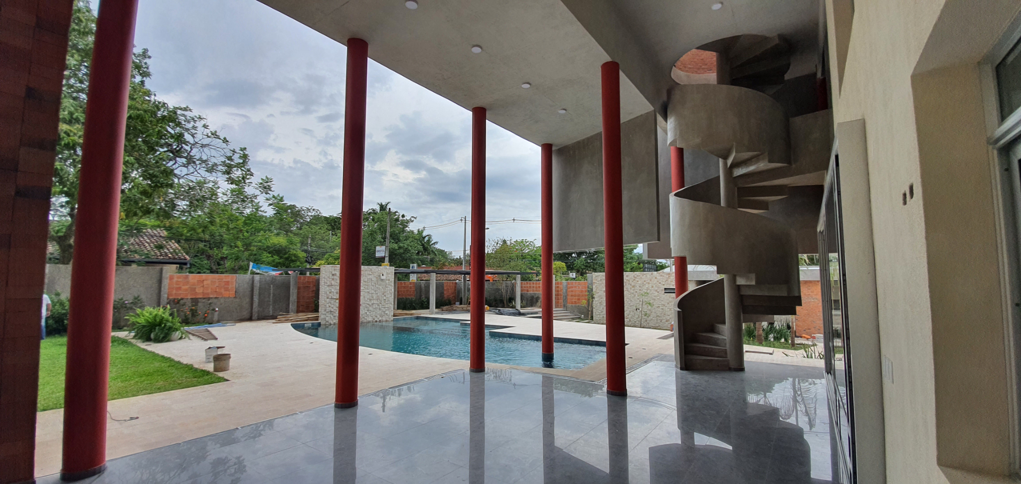 Vendo Casa de 1.500 m2 en Esquina, Centro de San Bernardino.- CLHO7055009 — foto 2