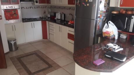Brazo Oriental. Venta Casa 3 Dorm, 486mts