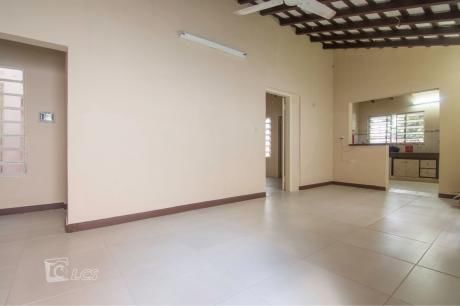 Alquilo Casa En Barrio Sajonia
