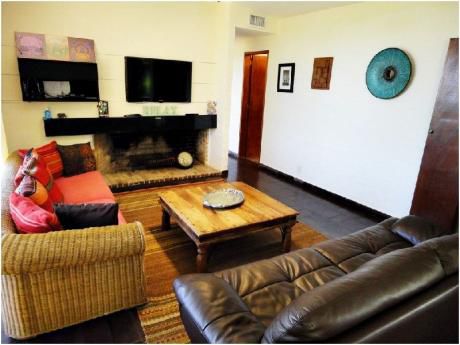 Hermosa Casa En Mansa, A Metros Del Mar! Impecable!