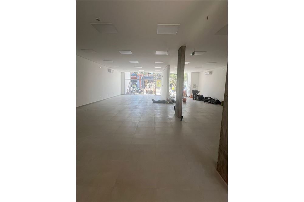 Local Comercial - Alquiler - Pettirossi, Paraguay — foto 3