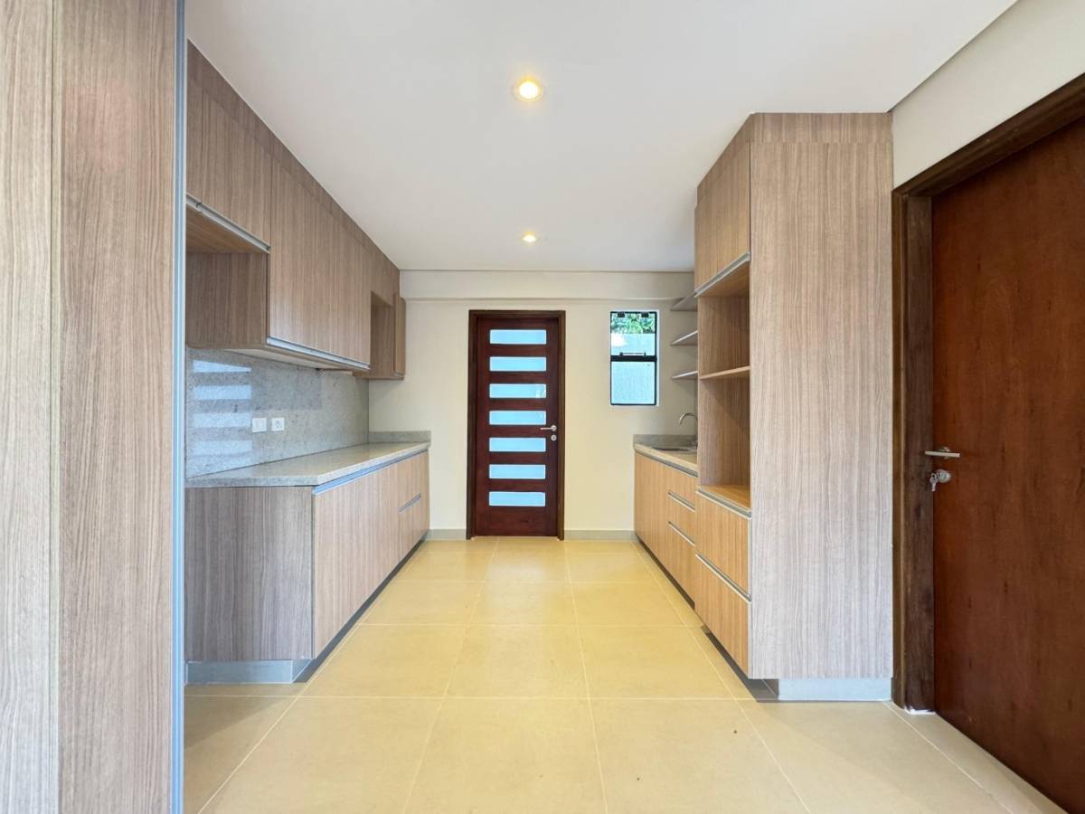 DUPLEX A ESTRENAR EN LUQUE - 4TO BARRIO — foto 2