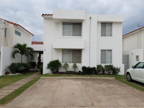 Hermosa Casa En Venta Norte!!