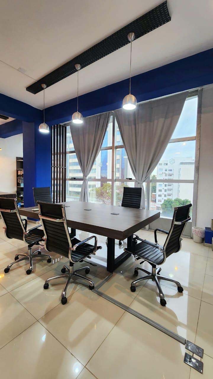 *ALQUILO OFICINA AMOBLADA - EDIFICIO KUARAJY CENTER– 4° PISO* — foto 2