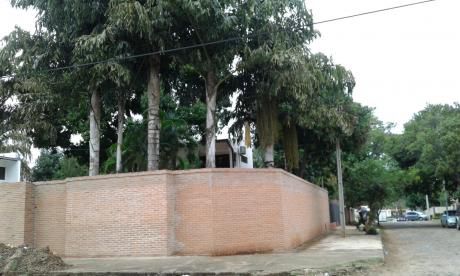 En Centro De Luque A Pasos Del Super Seis Y Estación De Tren