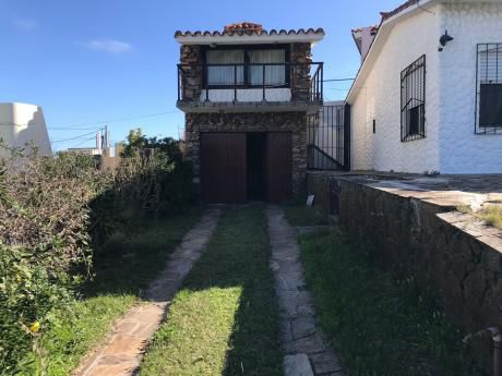 Suc. Atlantida. Casa A Metros Del Mar
