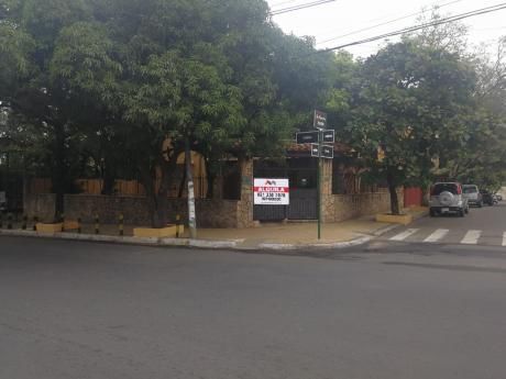 Tierra Inmobiliaria - Hermosa Y Amplia Casa Sobre Avda. Colón!