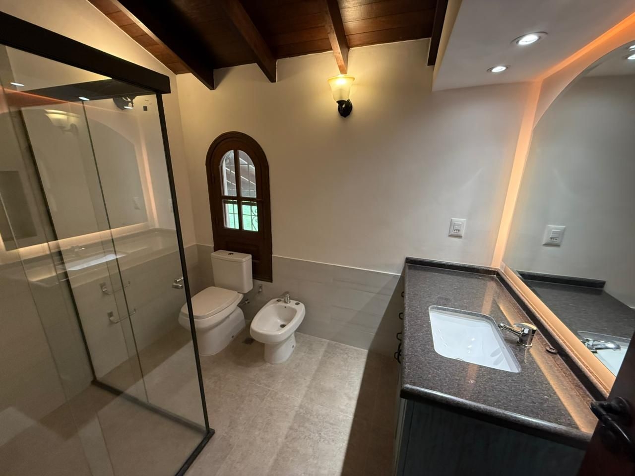 RESIDENCIA TOP EN YCUASATI (San Jorge, Asunción) — foto 2