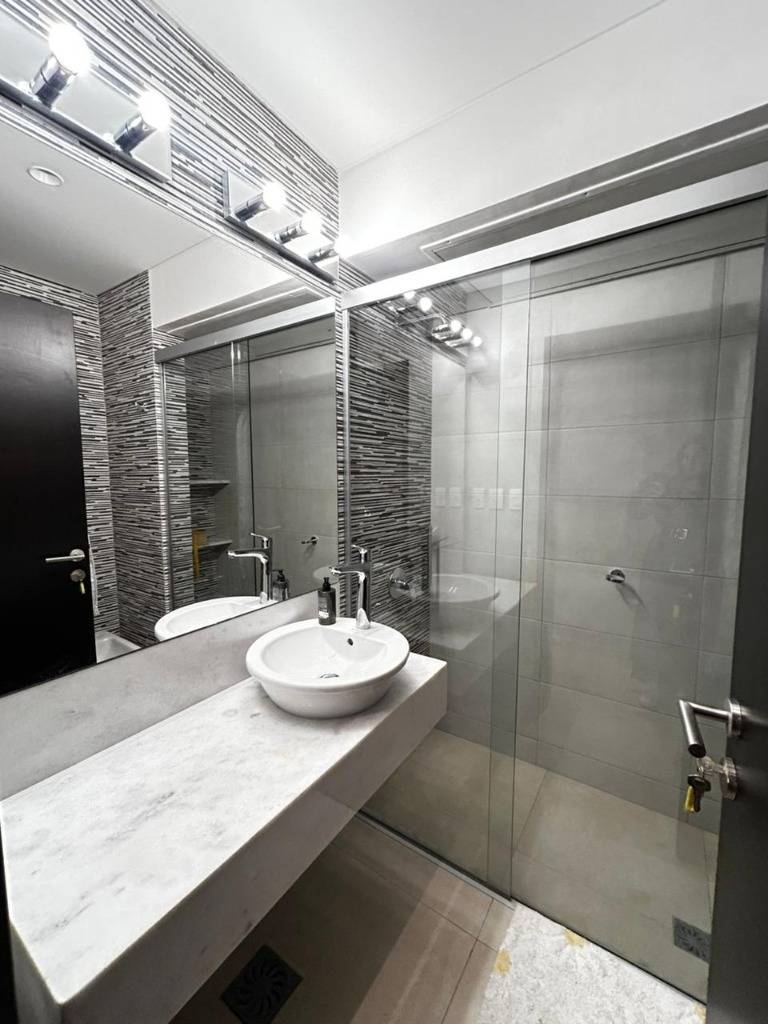 ALQUILO MODERNO DEPARTAMENTO - EDIFICIO MIRANDA — foto 3