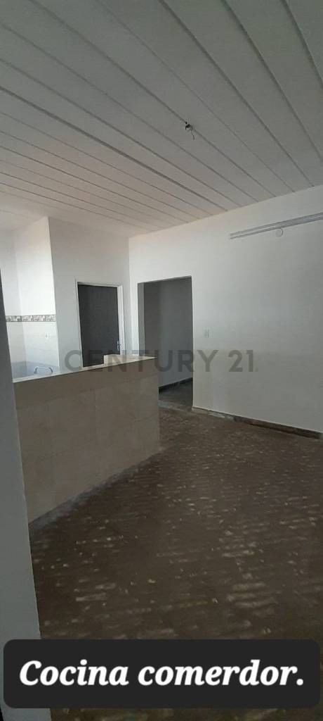 Alquilo casa en Barrio Los Laureles — foto 2