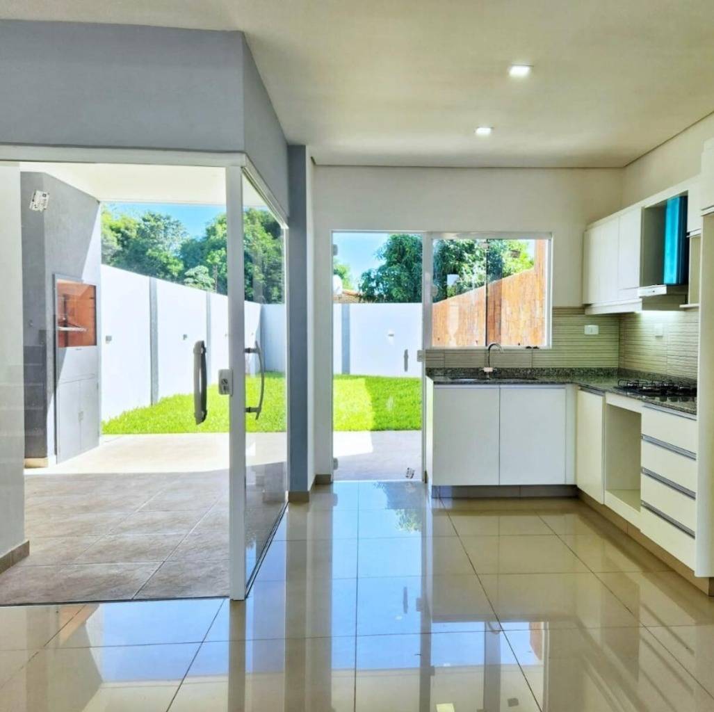 VENDO DUPLEX A ESTRENAR EN LUQUE ZONA LOMA MERLO — foto 2