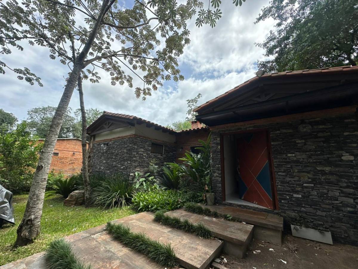 Residencia 4 dorm. con piscina y quincho | San Bernardino — foto 3