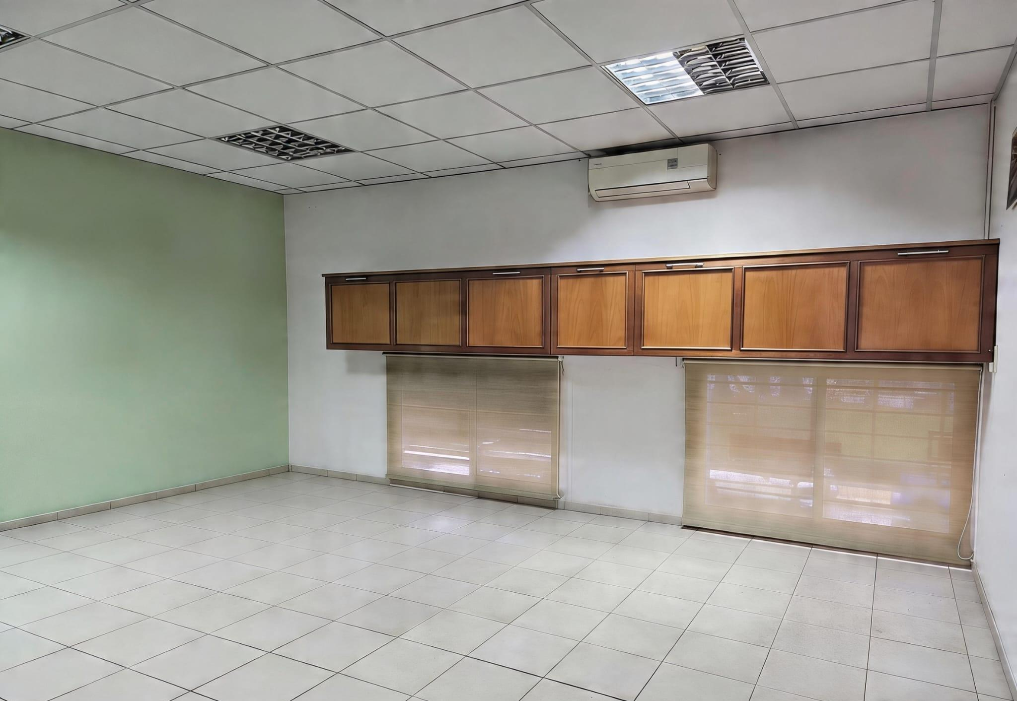 Local Comercial, Barrio La Comercial. Montevideo · Foto 12